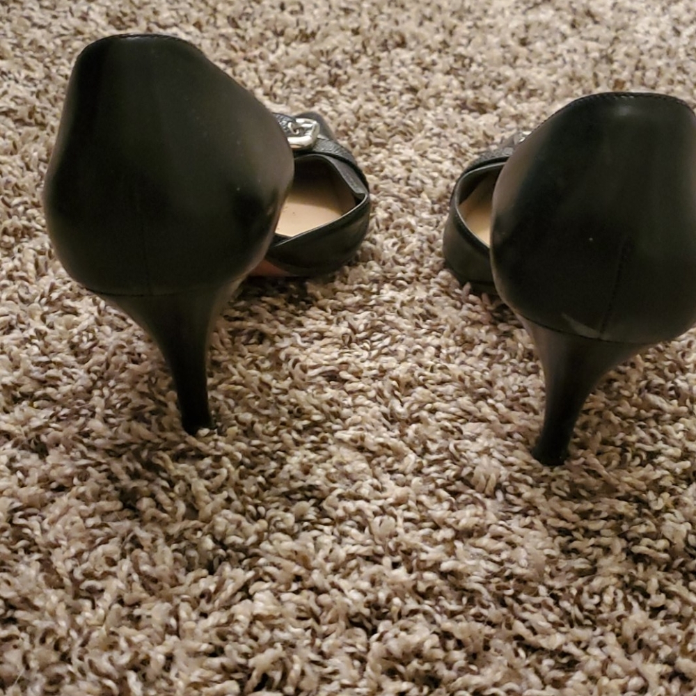Heels - Picture 3 of 3